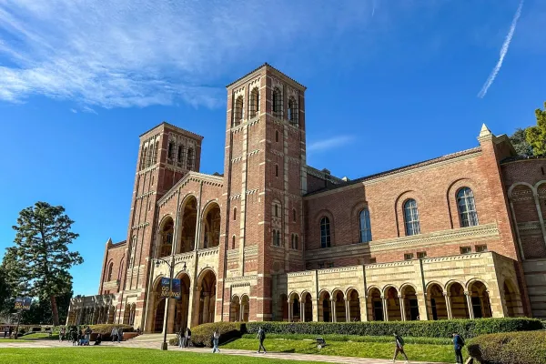 The University of California's Modular Campus Project: A Revolution in the Academic Environment