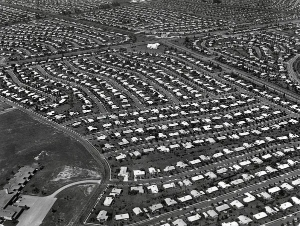 Levittown and the Revolutionized Residential Construction
