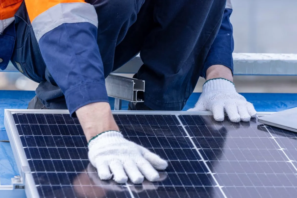 Panneaux Solaires et Constructions Modulaires