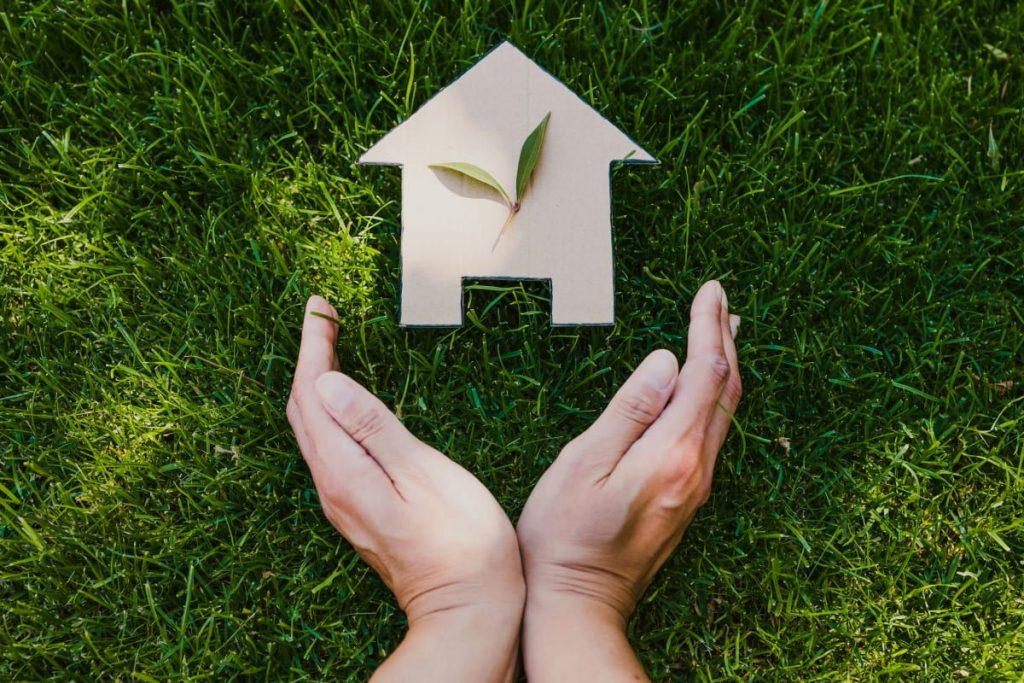 Progetti esemplari di architettura modulare con materiali riciclati e riciclabili